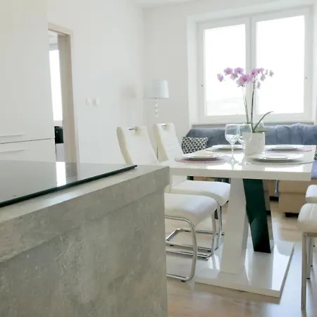 U Louckeho Klastera 2 Kk Apartment *